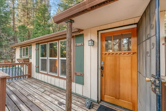 $425,000 | 30684 Crag View Drive, Dunsmuir, CA 96025