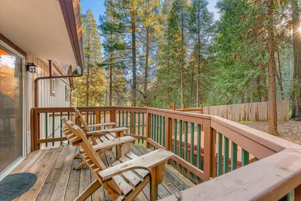 $379,000 | 30684 Crag View Drive, Dunsmuir, CA 96025