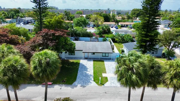 $2,700 | 210 Ocean Parkway, Boynton Beach, FL 33435