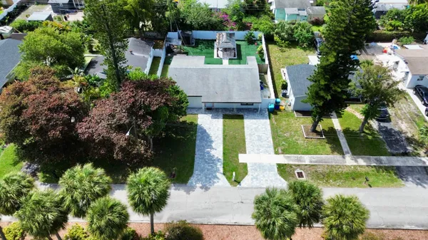 $2,700 | 210 Ocean Parkway, Boynton Beach, FL 33435