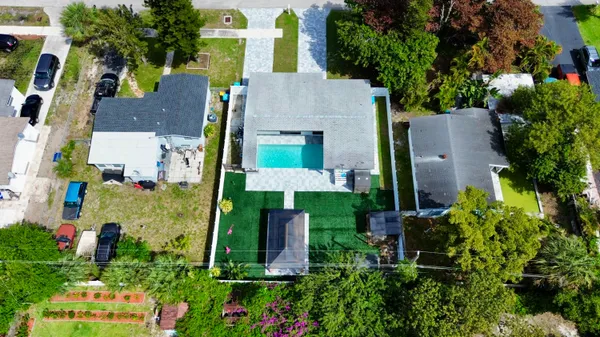 $2,700 | 210 Ocean Parkway, Boynton Beach, FL 33435