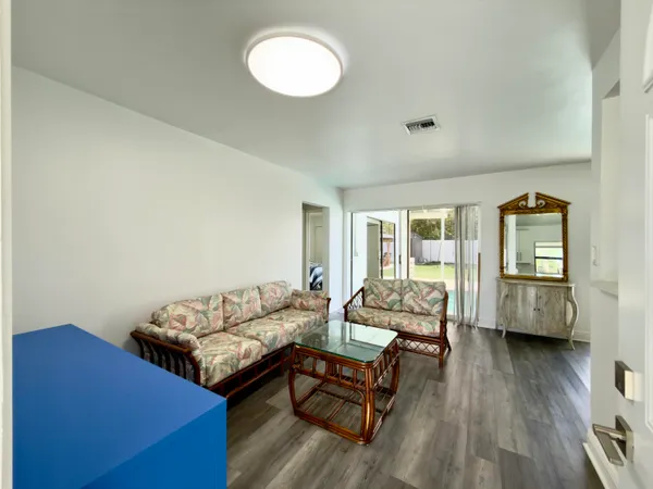 $2,700 | 210 Ocean Parkway, Boynton Beach, FL 33435