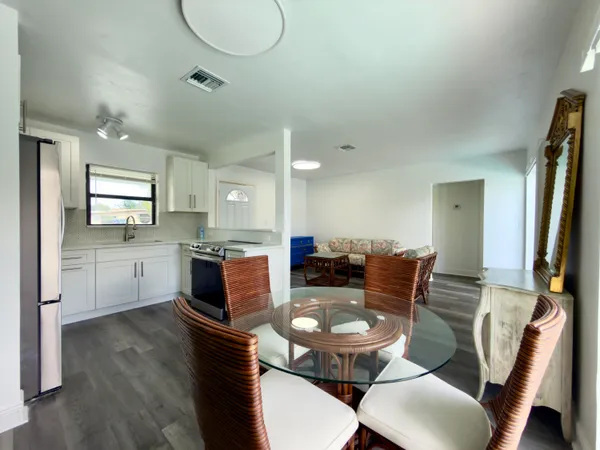 $2,700 | 210 Ocean Parkway, Boynton Beach, FL 33435