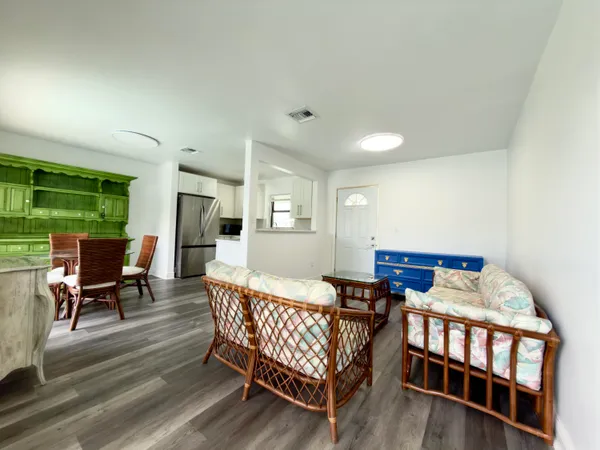 $2,700 | 210 Ocean Parkway, Boynton Beach, FL 33435