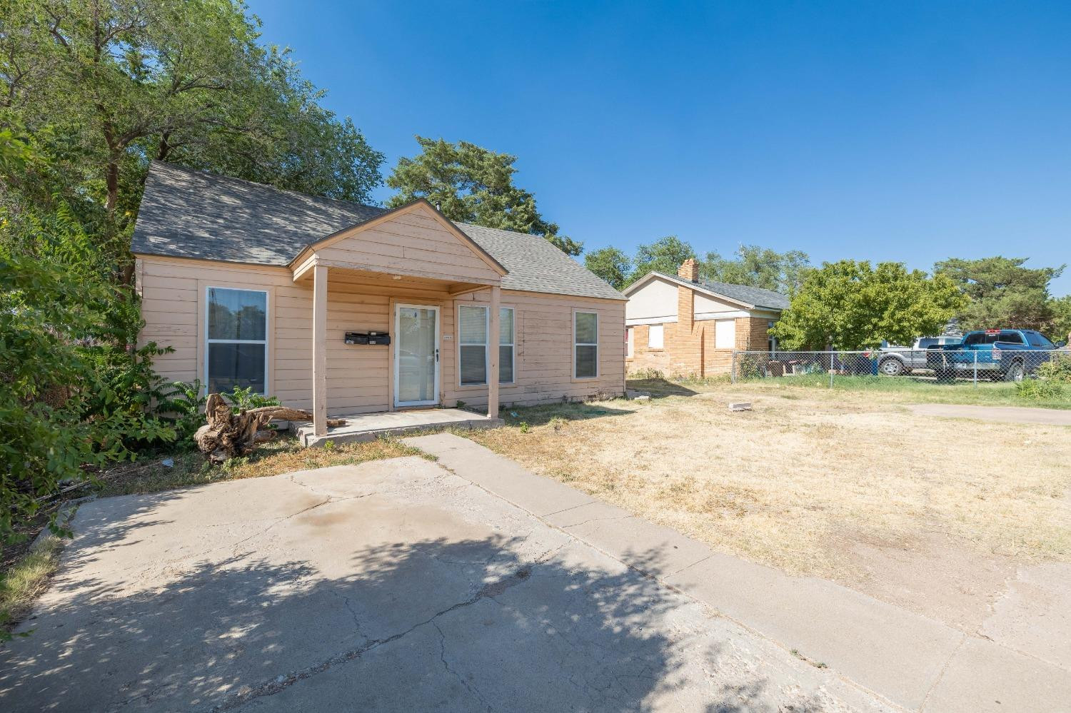 2114 20th Street Lubbock, TX 79411 - Photo 2 of 19 Photo 2