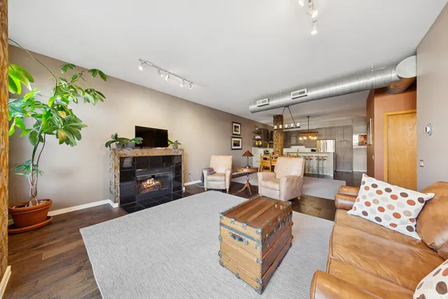 $485,500 | 1631 South Michigan Avenue, Unit 410, Chicago, IL 60616