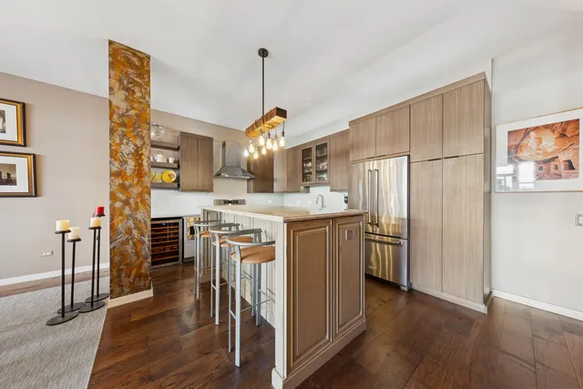 $485,500 | 1631 South Michigan Avenue, Unit 410, Chicago, IL 60616