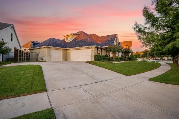 $579,000 | 321 Bluestem Lane, Aledo, TX 76008