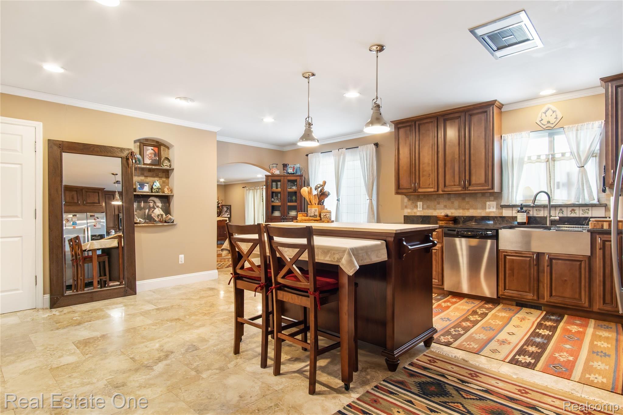 41777 Hayes Road Sterling Heights, MI 48313 - Photo 9 of 29 DSC01366.jpg