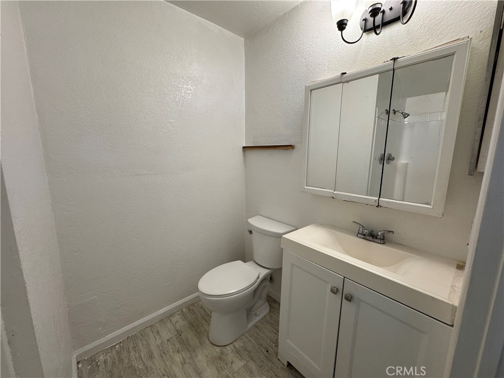 19427 Hart Street Reseda, CA 91335 - Photo 13 of 25