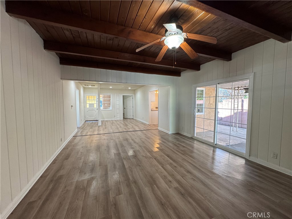 19427 Hart Street Reseda, CA 91335 - Photo 7 of 25 Open feeling to this space.