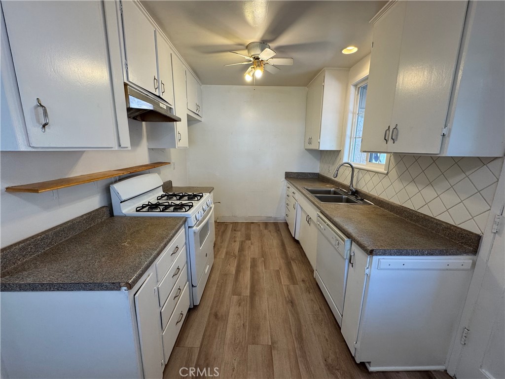 19427 Hart Street Reseda, CA 91335 - Photo 9 of 25