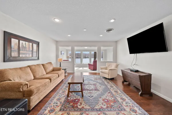 $257,500 | 112 Lakeshore Circle, Unit 111, Crossville, TN 38558