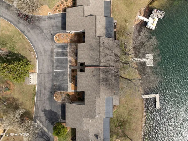 $257,500 | 112 Lakeshore Circle, Unit 111, Crossville, TN 38558