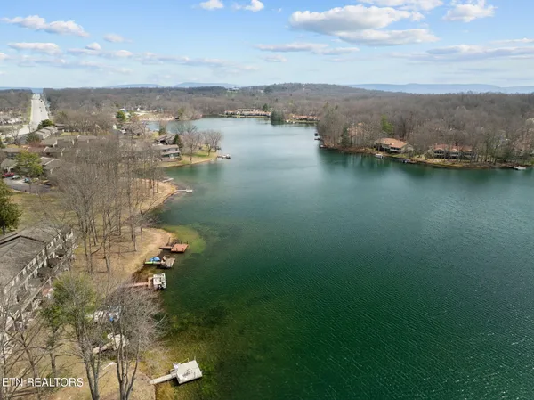 $257,500 | 112 Lakeshore Circle, Unit 111, Crossville, TN 38558