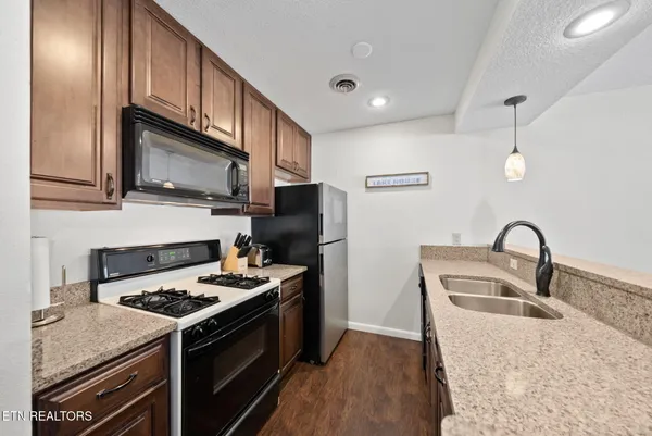 $257,500 | 112 Lakeshore Circle, Unit 111, Crossville, TN 38558