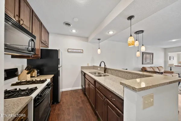 $257,500 | 112 Lakeshore Circle, Unit 111, Crossville, TN 38558
