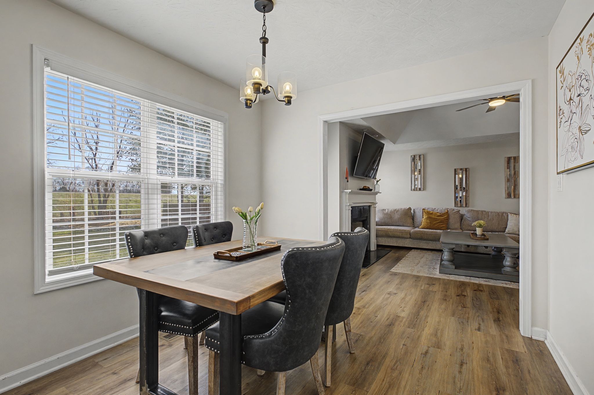 160 Putter Point Drive Gallatin, TN 37066 - Photo 10 of 35 a view of a dining room with furniture window and wooden floor