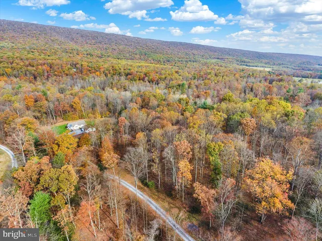 $200,000 | 7504 Raccoon Valley Road, Millerstown, PA 17062