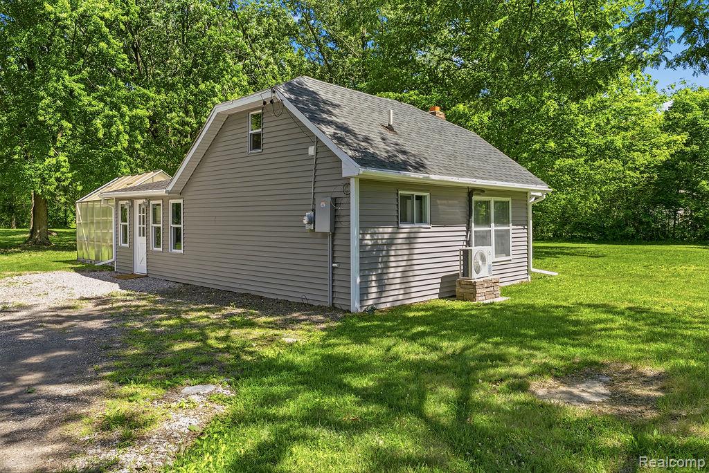 6256 Turner Road Flushing, MI 48433 - Photo 3 of 41