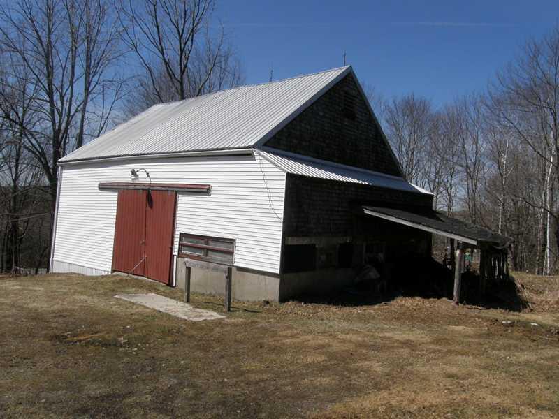 737 Gardiner Road Wiscasset, ME 04578 - Photo 3 of 12 Stable/Barn. This 32 x45 barn has...