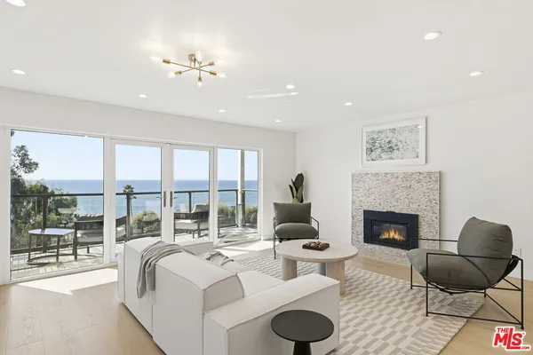 $1,699,000 | 2442 South Coast Highway, Unit 3, Laguna Beach, CA 92651