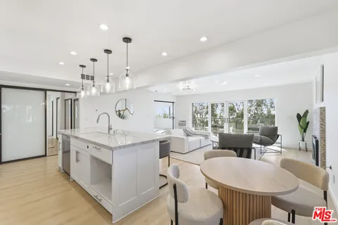 $1,699,000 | 2442 South Coast Highway, Unit 3, Laguna Beach, CA 92651