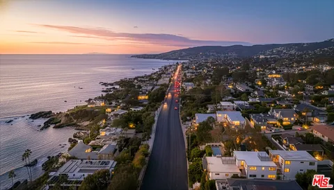 $1,699,000 | 2442 South Coast Highway, Unit 3, Laguna Beach, CA 92651