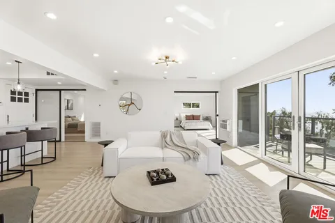 $1,699,000 | 2442 South Coast Highway, Unit 3, Laguna Beach, CA 92651