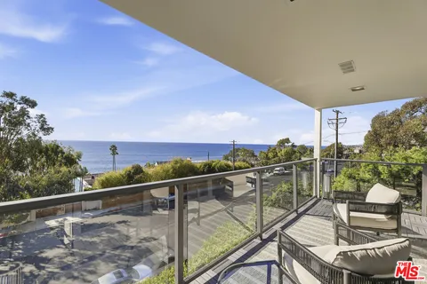 $1,699,000 | 2442 South Coast Highway, Unit 3, Laguna Beach, CA 92651