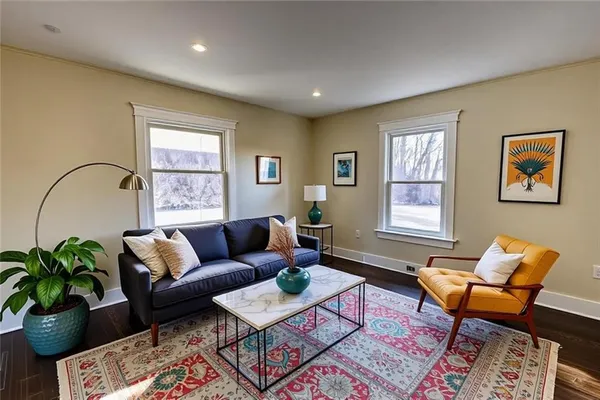 $330,000 | 400 West Street, Parkville, MO 64152