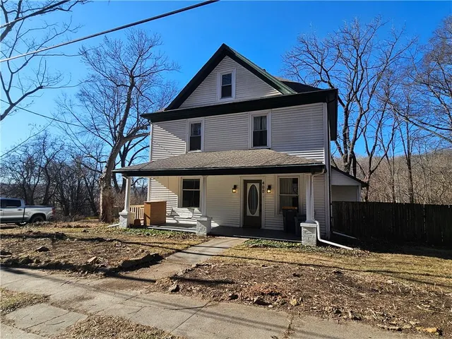 $350,000 | 400 West Street, Parkville, MO 64152