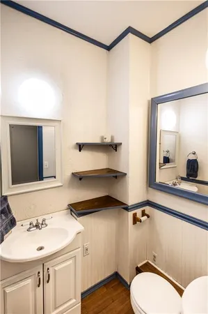 $330,000 | 400 West Street, Parkville, MO 64152