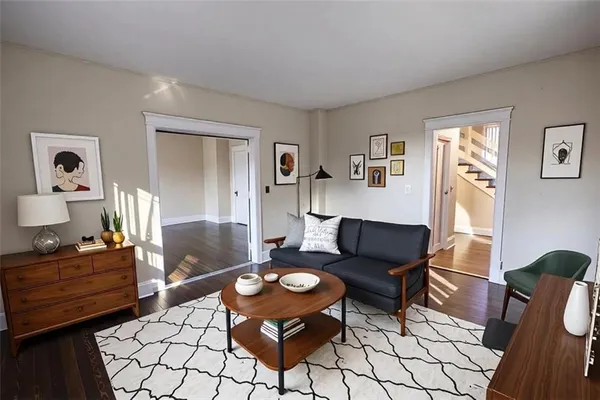 $330,000 | 400 West Street, Parkville, MO 64152