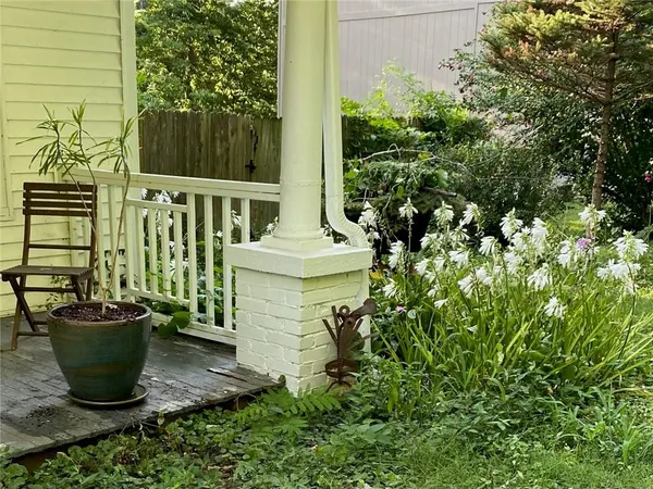 $330,000 | 400 West Street, Parkville, MO 64152