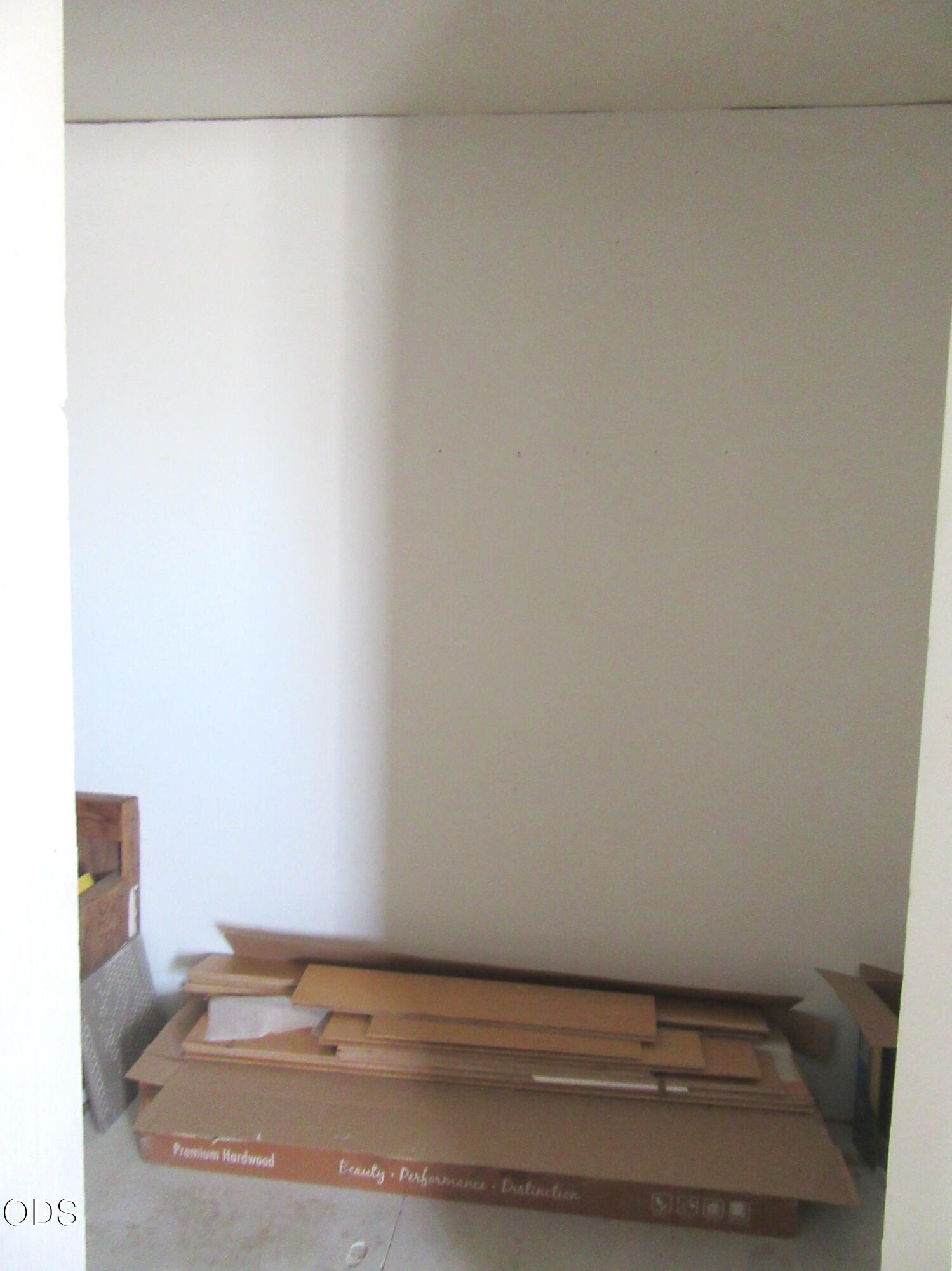 9805 East Langell Valley Road Bonanza, OR 97623 - Photo 9 of 41 a view of room
