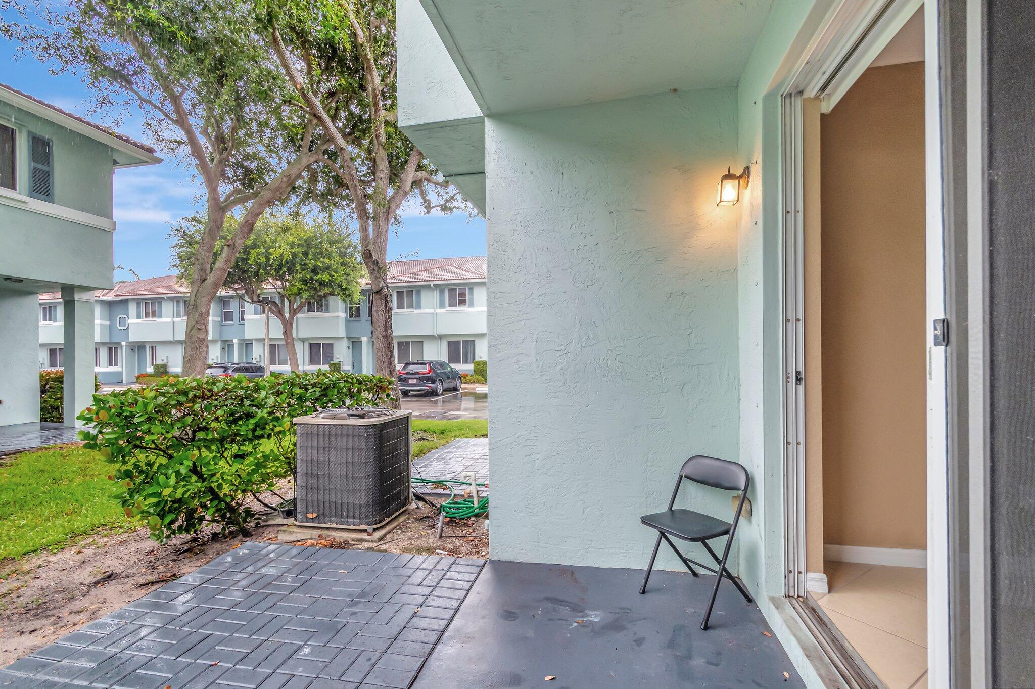 1912 Hibiscus Lane Riviera Beach, FL 33404 - Photo 29 of 55 31-web-or-mls-DSC_3344