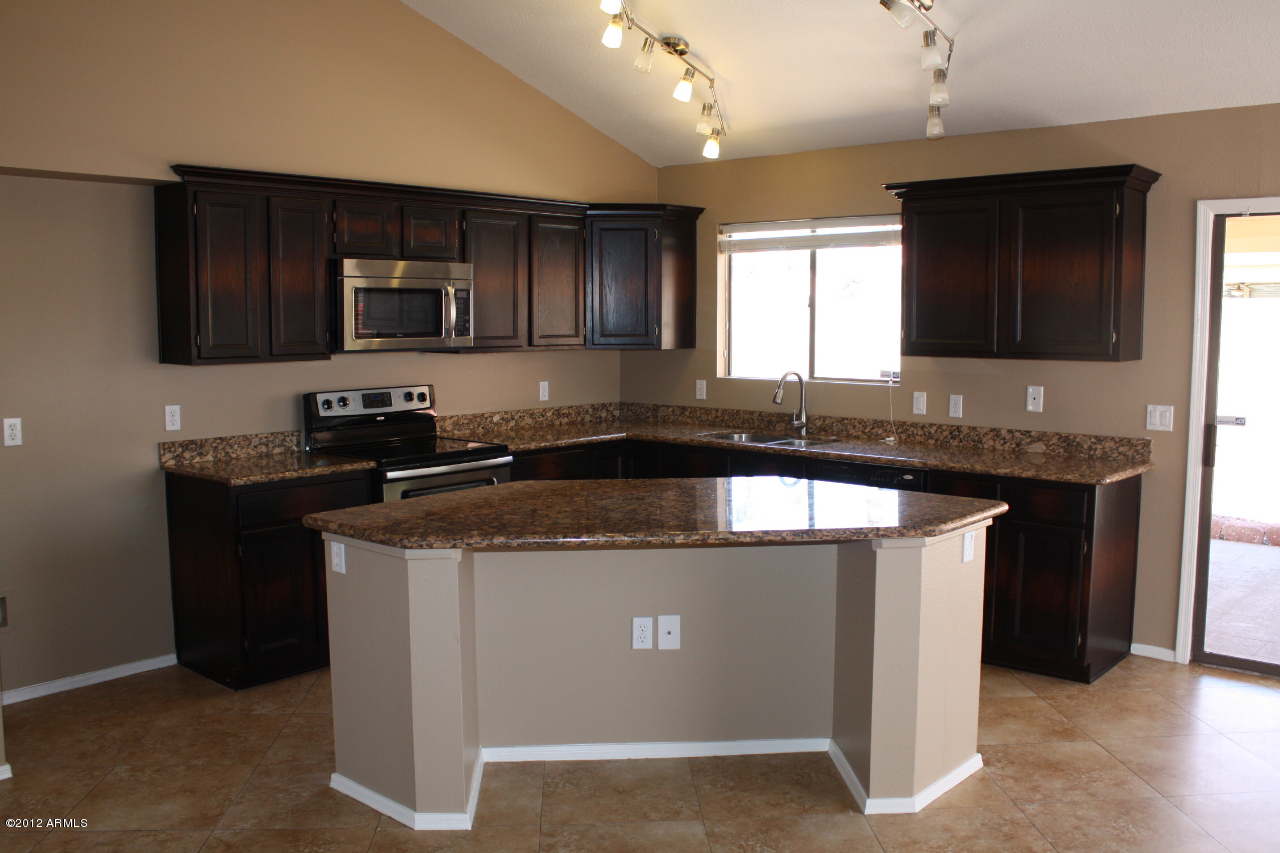 1220 East Mineral Road Gilbert, AZ 85234 - Photo 6 of 15 kitchen