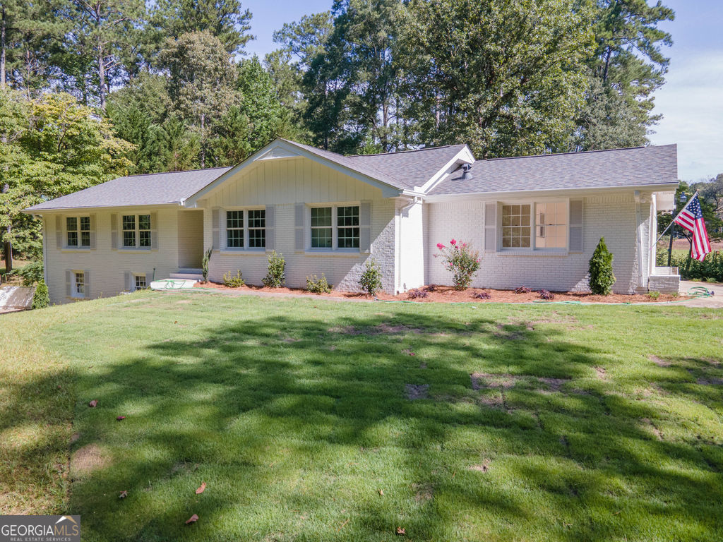 183 Busbin Road Fayetteville, GA 30215 - Photo 1 of 35 Gallery Image 1