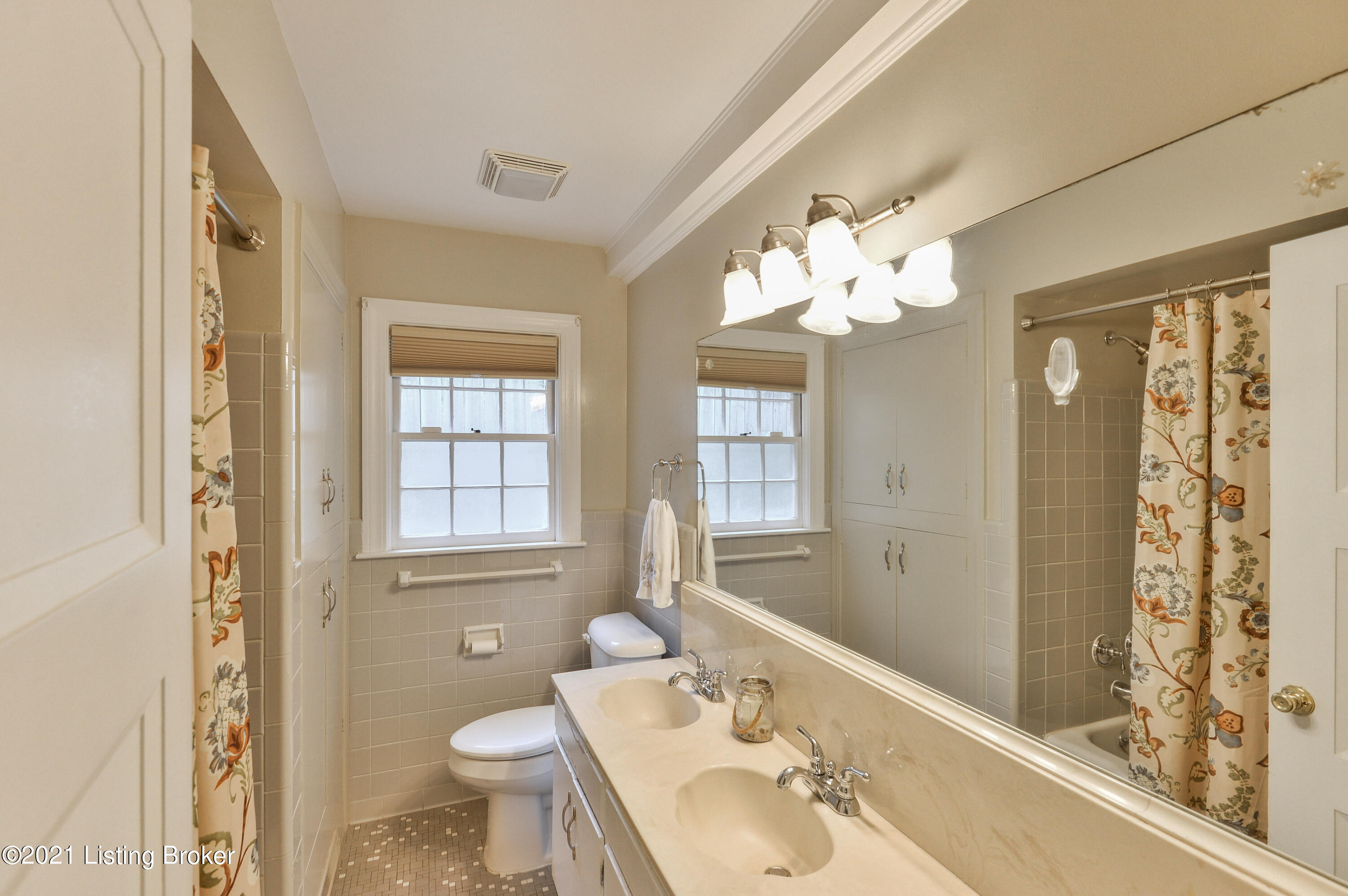 640 Upland Road Louisville, KY 40206 - Photo 24 of 37 042 - 20200821 5407