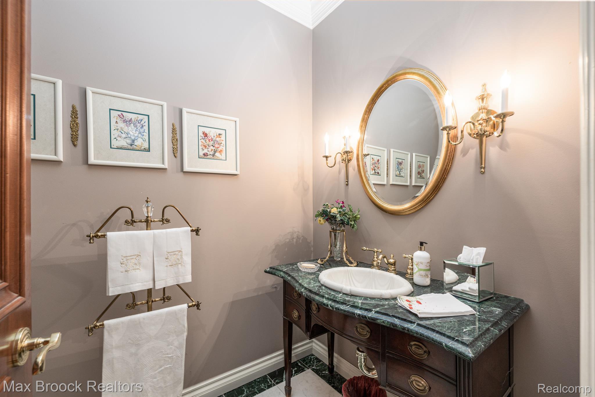 1720 Archers Pointe Rochester, MI 48306 - Photo 14 of 58 Gallery Image 14