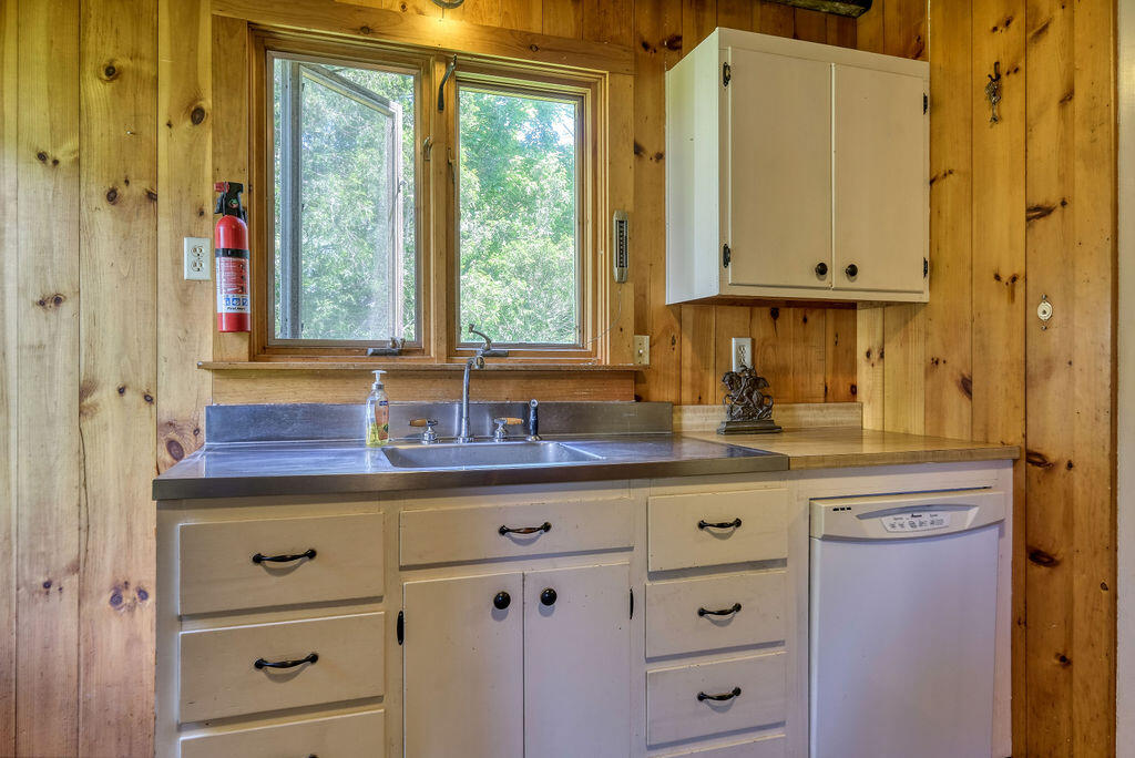 5 Old Quarry Road Stonington, ME 04681 - Photo 15 of 40 5 Old Quarry Road, Stonington