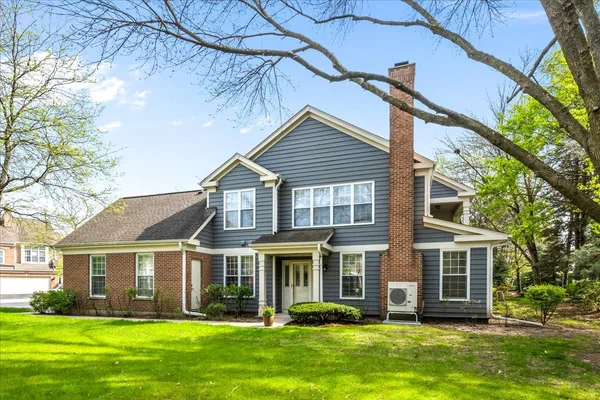 $589,000 | 112 Princeton Lane, Glenview, IL 60026