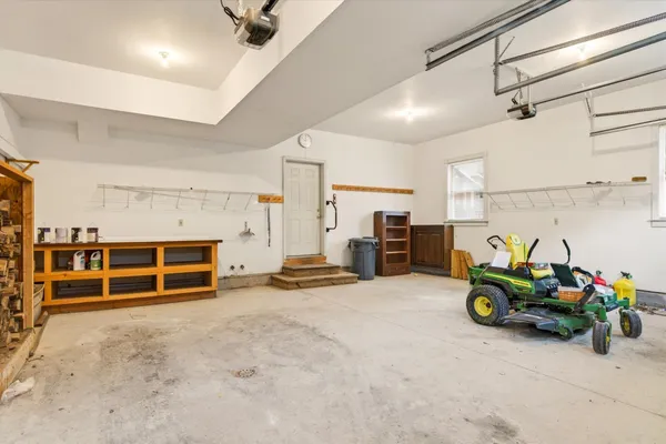 $694,900 | 38 Paradise Lane, Mount Holly, VT 05758