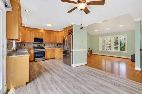 $694,900 | 38 Paradise Lane, Mount Holly, VT 05758