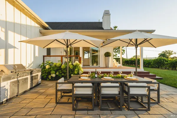 $3,650,000 | 6476 Red Winery Road, Geyserville, CA 95441