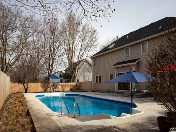 $465,000 | 413 Terri Court, Lawrence, KS 66049