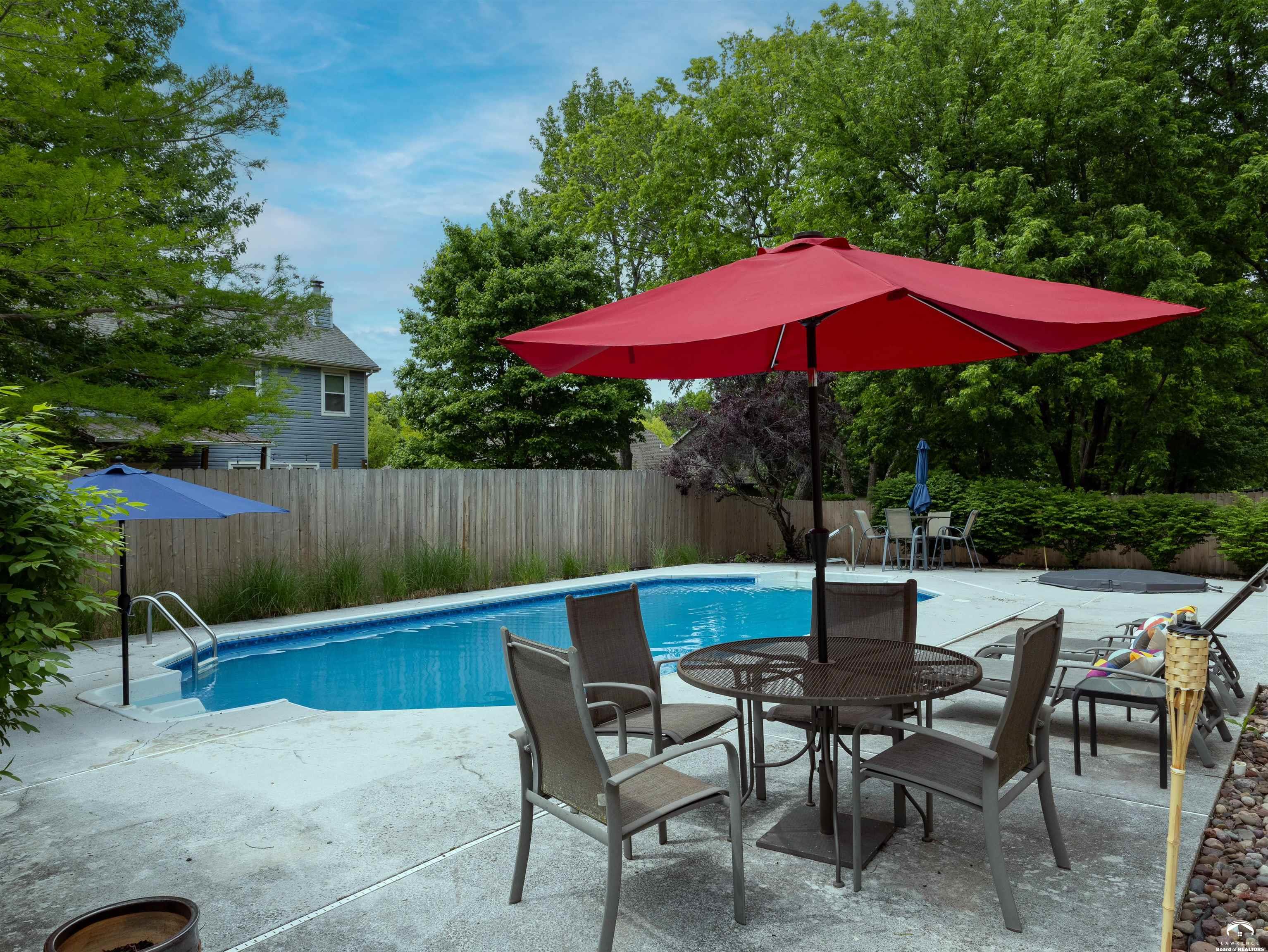 413 Terri Court Lawrence, KS 66049 - Photo 27 of 33
