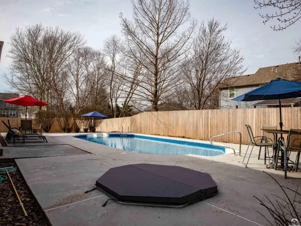 $465,000 | 413 Terri Court, Lawrence, KS 66049
