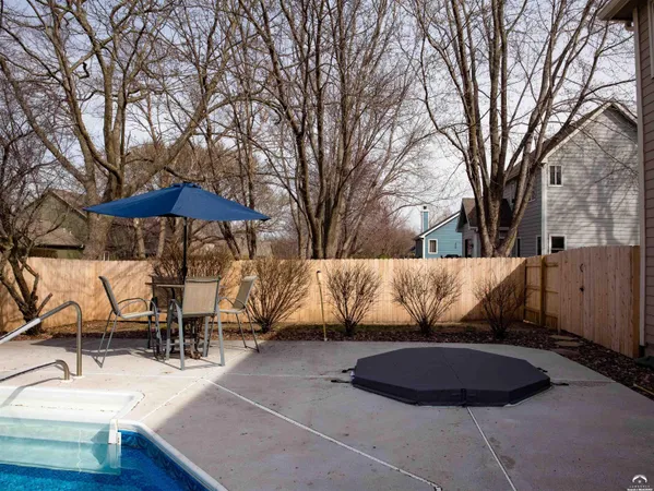 $465,000 | 413 Terri Court, Lawrence, KS 66049